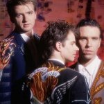 Crowded House — Private Universe (Live)